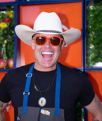 April 11, 2026, Los Angeles, California, United States: Brian Malarkey arrives on the red carpet of the Night Out for No Kid Hungry event at Rolling Greens.1005 Mateo Street in Los Angeles California on Apr. 12, 2026. Los Angeles United States - ZUMAt169 20260411_zep_t169_008 Copyright: xConnorxTerryx