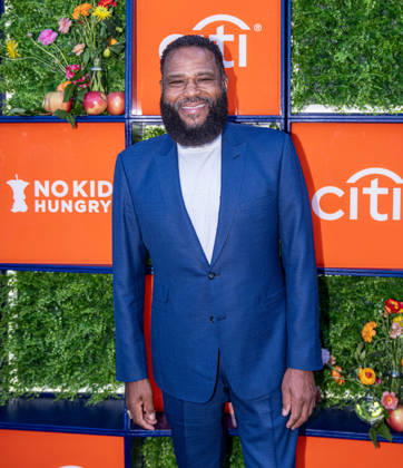 April 11, 2026, Los Angeles, California, United States: Anthony Anderson arrives on the red carpet of the Night Out for No Kid Hungry event at Rolling Greens.1005 Mateo Street in Los Angeles California on Apr. 12, 2026. Los Angeles United States - ZUMAt169 20260411_zep_t169_016 Copyright: xConnorxTerryx