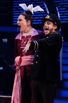 Jim Parsons, Frankie Grande on stage for TITANIQUE Opening Night on Broadway Curtain Call, St. James Theatre, New York, NY, April 12, 2026. Photo By: Simon Lindenblatt Everett Collection TITANIQUE Opening Night on Broadway Curtain Call PUBLICATIONXNOTxINxCANxCHNxFRAxITAxJPNxNORxPOLxRUSxESPxUKxUSA