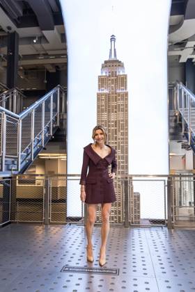 RECORD DATE NOT STATED Canadian actress Sarah Chalke in New York New York, April 13, 2026 Celebrity-USA Canadian actress Sarah Chalke during a visit to the Empire State Building observatory in New York to promote the season finale of the Scrubs revival series.(Foto: Vanessa Carvalho Brazil Photo Press IMAGO) Others new york new york united of america Copyright: xVanessaxCarvalhox