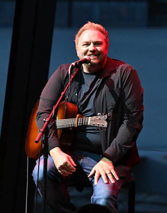 2026 CMA Triple Play Awards Josh Osborne onstage at the 2026 CMA Triple Play Awards at the Country Music Hall of Fame and Museum on April 13, 2026 in Nashville, TN. Nashville Country Music Hall of Fame and Museum Tennessee USA Copyright: xTammiexArroyo AFF-USA.comx