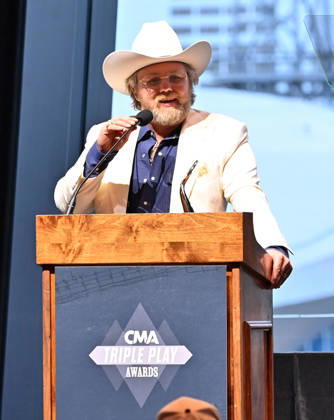 2026 CMA Triple Play Awards Ernest Keith Smith onstage at the 2026 CMA Triple Play Awards at the Country Music Hall of Fame and Museum on April 13, 2026 in Nashville, TN. Nashville Country Music Hall of Fame and Museum Tennessee USA Copyright: xTammiexArroyo AFF-USA.comx