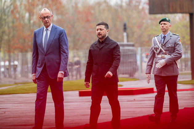 Federal Chancellor Friedrich Merz receives the Ukrainian President Volodymyr Selenskyj with military honors on the occasion of the German-Ukrainian intergovernmental consultations at the Federal Chancellery in Berlin on 14 April 2026 Photo Bildgehege German-Ukrainian intergovernmental consultations