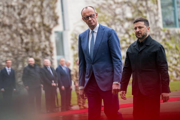 Federal Chancellor Friedrich Merz receives the Ukrainian President Volodymyr Selenskyj with military honors on the occasion of the German-Ukrainian intergovernmental consultations at the Federal Chancellery in Berlin on 14 April 2026 Photo Bildgehege German-Ukrainian intergovernmental consultations