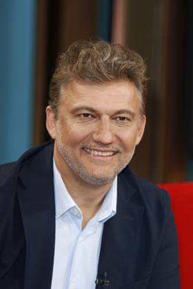 Jonas Kaufmann, deutsch-österreichischer Opernsänger, zu Gast in der Fernsehsendung DAS! Rote Sofa in den NDR Studios, Hamburg, Deutschland Jonas Kaufmann, German-Austrian opera singer, is a guest on the television program DAS! Red sofa at NDR Studios, Hamburg, Germany Copyright: imageBROKER ChristopherxTamcke ibltam17314674