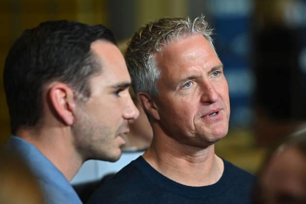 v re Ralf SCHUMACHER with partner Etienne BOUSQUET CASSAGNE Munich program presentation SKY SPOTLIGHT, Sky Originals on 15 04 2026 at the Hotel Bayerischer Hof