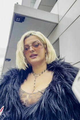 Singer Bebe Rexha arrives at the NRJ studios in Paris, France, April 15, 2026 Jack Bussat Bestimage Singer Bebe Rexha was seen in Paris as she attended an NRJ music émission Paris France Copyright: xJackxBussatx xBestimagexJackxBussatx xBestimagex