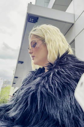Singer Bebe Rexha arrives at the NRJ studios in Paris, France, April 15, 2026 Jack Bussat Bestimage Singer Bebe Rexha was seen in Paris as she attended an NRJ music émission Paris France Copyright: xJackxBussatx xBestimagexJackxBussatx xBestimagex