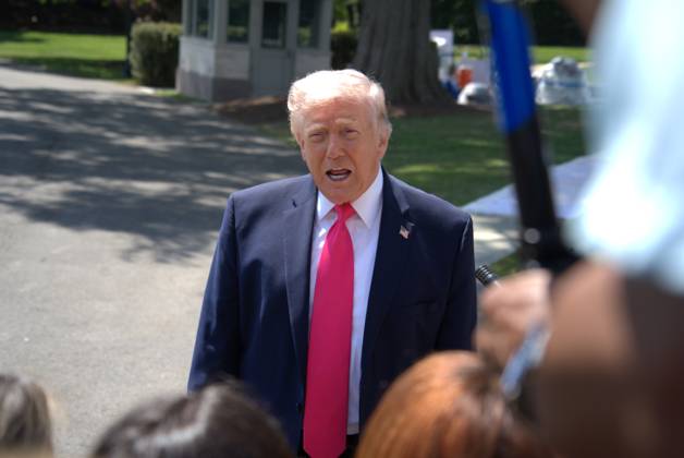 (260416) -- WASHINGTON, April 16, 2026 -- U.S. President Donald Trump speaks to the press on the South Lawn of the White House in Washington, D.C., the United States, April 16, 2026. Trump said Thursday he would consider visiting Pakistan if a peace deal is reached between the United States and Iran to end the weekslong conflict. (Photo by Li Yuanqing Xinhua) U.S.-WASHINGTON, D.C.-WHITE HOUSE-TRUMP-IRAN-PEACE DEAL LixRui