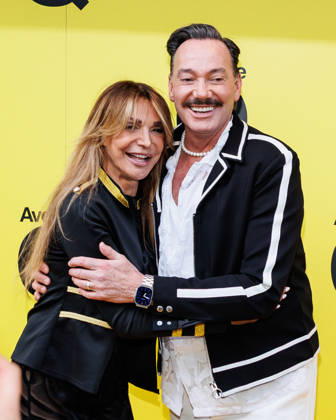 Lizzy Cundy and Craig Revel Horwood attend Avenue Q press night at the Shaftesbury Theatre in London, UK on 16th April 2026 Lizzy Cundy and Craig Revel Horwood attend Avenue Q press night at the Shaftesbury Theatre in London, UK on 16th April 2026, Credit:Manuela Langotsch Avalon United Kingdom, London, Shaftesbury Theatre  Copyright: xManuelaxLangotschx xAvalonx 1091940681