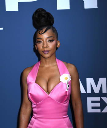 April 16, 2026, New York, Ny, United States: Kara Young pose outside the theatre at her Broadway Opening Night of Proof . Held at the Booth Theatre in New York. Zuma Press April 16, 2026. New York United States - ZUMAp281 20260416_zea_p281_078 Copyright: xPhotoxImagexPressx
