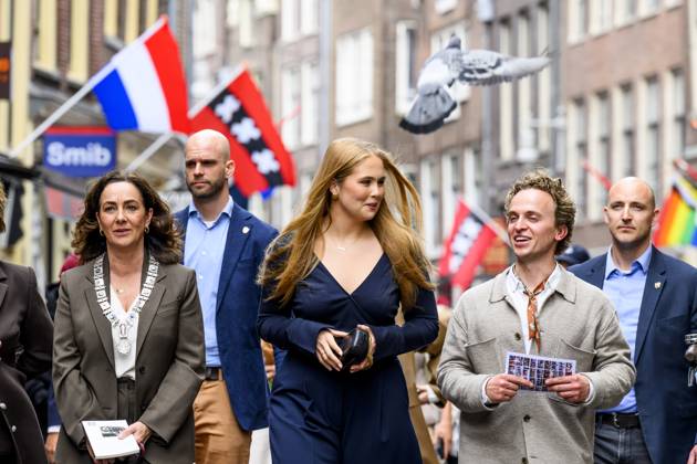 Amsterdam, The Netherlands, 2026-04-17 15:21:25 AMSTERDAM, 17-04-2026, Zeedijk Princess of Orange - Princess Amalia is visiting Amsterdam at the invitation of Mayor Halsema. The visit follows an earlier meeting with Amsterdammers at the Mayor s official residence. During the two-day visit, the Princess will become better acquainted with various sectors and be briefed on current topics such as science, sports, culture, housing, and social cohesion. PHOTO: NLBeeld Patrick van Emst In the photo: A walk along the Zeedijk during which explanations are given regarding housing, entrepreneurship, and social connection. A café, a radio studio, and an Asian supermarket, among others, are also visited. Credit: NL Beeld Patrick van Emst Copyright: xx x