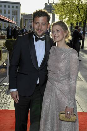 ABB PRESS BALL Felix Banaszak and his wife, Federal Chairman of Buendnis 90 Die Gruenen, as guests at the 73rd Federal Press Ball at the Hotel Adlon Kempinski on 17 April 2026 in Berlin