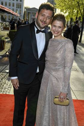 ABB PRESS BALL Felix Banaszak and his wife, Federal Chairman of Buendnis 90 Die Gruenen, as guests at the 73rd Federal Press Ball at the Hotel Adlon Kempinski on 17 April 2026 in Berlin