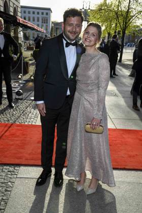 ABB PRESS BALL Felix Banaszak and his wife, Federal Chairman of Buendnis 90 Die Gruenen, as guests at the 73rd Federal Press Ball at the Hotel Adlon Kempinski on 17 April 2026 in Berlin