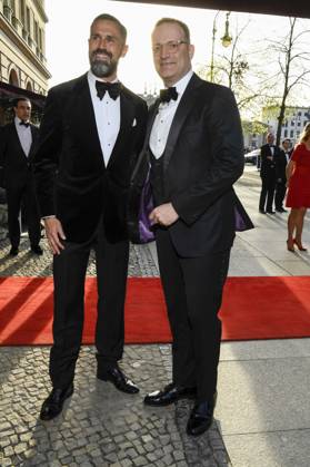 ABB PRESS BALL Jens Spahn r , Chairman of the CDU CSU parliamentary group in the German Bundestag, and his husband Daniel Funke as guests at the73 Federal Press Ball at the Hotel Adlon Kempinski on 17 04 2026 in Berlin