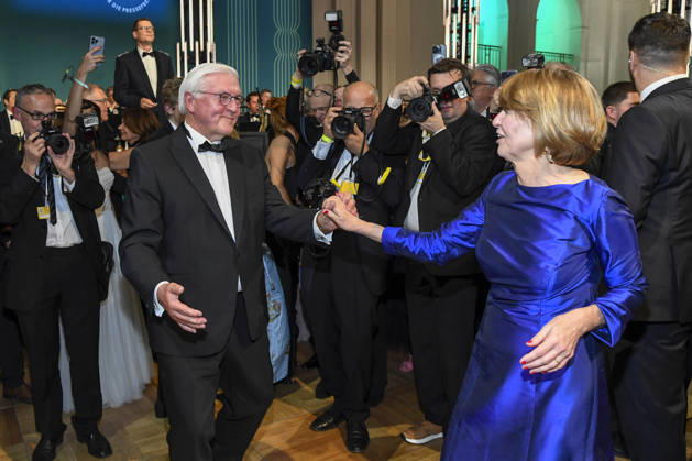 ABB PRESS BALL German President Frank Walter Steinmeier dancing with his wife Elke Buedenbender at the 73rd Federal Press Ball at the Hotel Adlon Kempinski on April 17, 2026 in Berlin