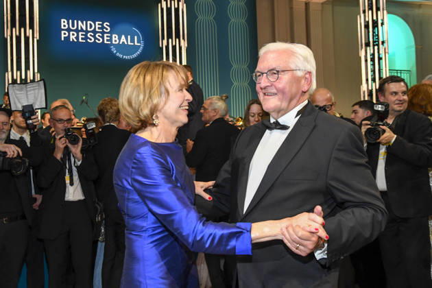 ABB PRESS BALL German President Frank Walter Steinmeier dancing with his wife Elke Buedenbender at the 73rd Federal Press Ball at the Hotel Adlon Kempinski on April 17, 2026 in Berlin