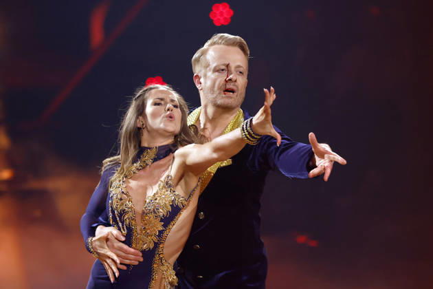 Entertainer Ross Antony and professional dancer Mariia Maksina at the sixth dance show of the 19th season of the RTL dance show Lets Dance at the Coloneum Ross Antonys face is covered in blood after he suffers a bleeding wound while dancing Cologne, 17 04 2026 NRW Germany Copyright: xChristophxHardtx