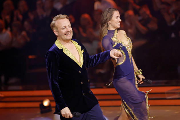 Entertainer Ross Antony and professional dancer Mariia Maksina at the sixth dance show of the 19th season of the RTL dance show Lets Dance at the Coloneum Ross Antony still has dried blood on his face after sustaining a bleeding wound while dancing Cologne, 17 04 2026 NRW Germany Copyright: xChristophxHardtx