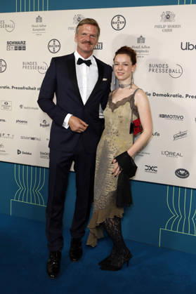 Gordon Repinski with companion at the 73 Federal Press Ball 2026 at the Hotel Adlon Kempinski Berlin, 17 04 2026 Foto:xJ.xMWx xFuturexImagex bundespresseball_6408
