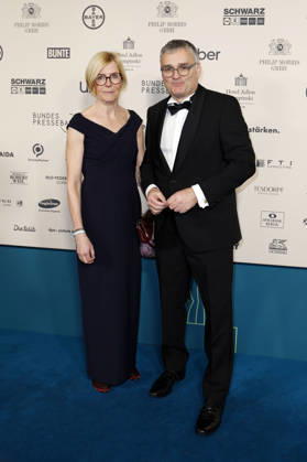 Stefan Kornelius with companion at the 73 Federal Press Ball 2026 at the Hotel Adlon Kempinski Berlin, 17 04 2026 Foto:xJ.xMWx xFuturexImagex bundespresseball_6414