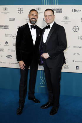 Jens Spahn with husband Daniel Funke at the 73 Federal Press Ball 2026 at the Hotel Adlon Kempinski Berlin, 17 04 2026 Foto:xJ.xMWx xFuturexImagex bundespresseball_6424