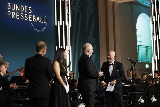 Andreas Rinke and Mathis Feldhoff at the 73 Federal Press Ball 2026 at the Hotel Adlon Kempinski Berlin, 17 04 2026 Foto:xJ.xMWx xFuturexImagex bundespresseball_6439