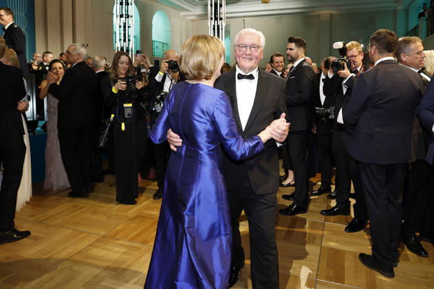 Frank Walter Steinmeier with his wife Elke Büdenbender at the 73 Federal Press Ball 2026 at the Hotel Adlon Kempinski Berlin, 17 04 2026 Foto:xJ.xMWx xFuturexImagex bundespresseball_6452