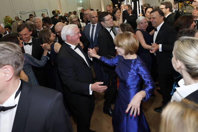 Frank Walter Steinmeier with his wife Elke Büdenbender at the 73 Federal Press Ball 2026 at the Hotel Adlon Kempinski Berlin, 17 04 2026 Foto:xJ.xMWx xFuturexImagex bundespresseball_6453