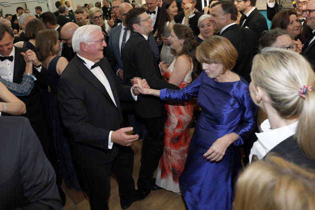 Frank Walter Steinmeier with his wife Elke Büdenbender at the 73 Federal Press Ball 2026 at the Hotel Adlon Kempinski Berlin, 17 04 2026 Foto:xJ.xMWx xFuturexImagex bundespresseball_6455