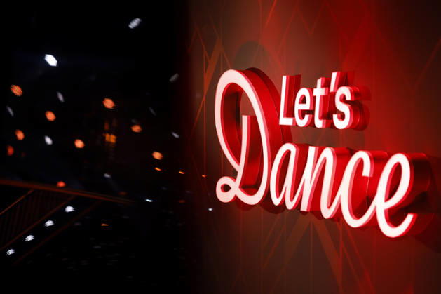 The shows logo can be seen on the sidelines of the sixth dance show of the 19th season of the RTL dance show Lets Dance at the Coloneum Theme picture, symbolic picture Cologne, 17 04 2026 NRW Germany Copyright: xChristophxHardtx