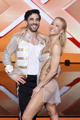 Actor Jan Kittmann GZSZ and dancer Kathrin Menzinger at the sixth dance show of the 19th season of the RTL dance show Lets Dance at the Coloneum Cologne, 17 04 2026 NRW Germany Copyright: xChristophxHardtx