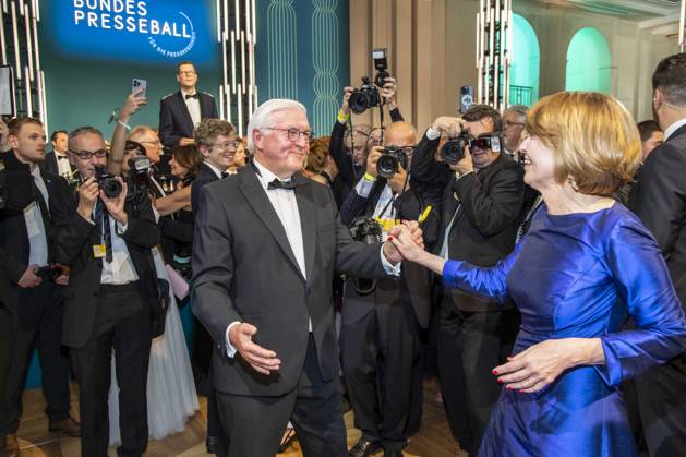ABB PRESS BALL German President Frank Walter Steinmeier dancing with his wife Elke Buedenbender blue evening dress at the 73rd Federal Press Ball at the Hotel Adlon Kempinski on April 17, 2026 in Berlin