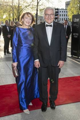 ABB PRESS BALL Elke Buedenbender and Frank Walter Steinmeier Federal President Mrs. blue dress as guests at the 73 Federal Press Ball at the Hotel Adlon Kempinski on 17 04 2026 in Berlin