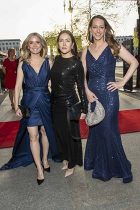 ABB PRESS BALL Angela van Brakel, Aline Abboud and guest at the 73 Federal Press Ball at the Hotel Adlon Kempinski on 17 04 2026 in Berlin