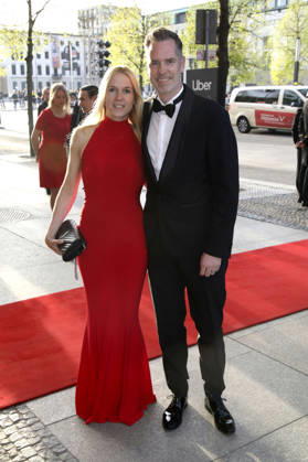 Christian Dürr with wife Jennifer at the 73 Federal Press Ball 2026 at the Hotel Adlon Kempinski Berlin, 17 04 2026 Foto:xAgenturxWehnertx xGränzdörferx xFuturexImagex bundespresseball_6477