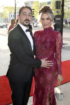 Eko Fresh with wife Sarah Bora at the 73 Federal Press Ball 2026 at the Hotel Adlon Kempinski Berlin, 17 04 2026 Foto:xAgenturxWehnertx xGränzdörferx xFuturexImagex bundespresseball_6481