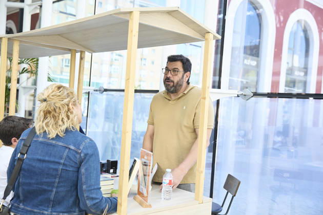 Book fair in Príncipe Pío Madrid Several people visit the Book Fair, in the Príncipe Pío shopping center, on April 19, 2026, Madrid Spain The Príncipe Pío shopping center celebrates Libro Ideas Fest, a fair that brings together some thirty writers and illustrators of different genres, from illustration and thrillers to poetry, romance novels, fantasy and childrens literature 19 APRIL 2026 Jesús Hellí Madrid Madrid Madrid Spain Copyright: xJesusxHellinx 7452955
