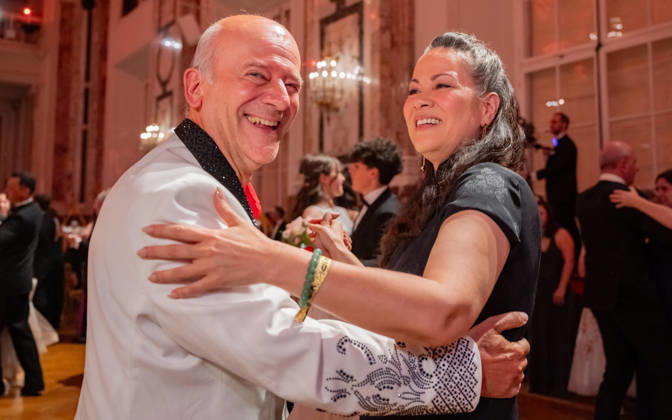 20260418 19. DAC Dancer against Cancer Ball WIEN, OESTERREICH - 18. APRIL: Musiker, Entertainer und Host des Abends Andy Lee Lang und Martial-Arts-Ikone Bruce Lees Tochter, Schauspielerin, Bruce Lee Family Companies CEO, Vorsitzende des Verwaltungsrates der Bruce Lee Foundation und Stargast des Balls Shannon Lee waehrend des des 19. DaC Dancer against Cancer Galaballs in der Wiener Hofburg am 18. April 2026 in Wien, Oesterreich. 260418_SEPA_17_144 Copyright: xIsabellexOuvrardx SEPAxMedia