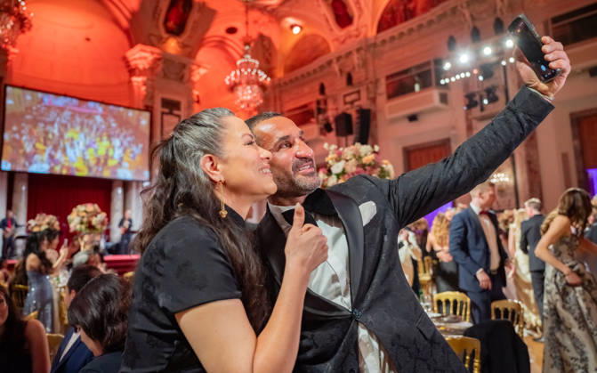 20260418 19. DAC Dancer against Cancer Ball WIEN, OESTERREICH - 18. APRIL: Martial-Arts-Ikone Bruce Lees Tochter, Schauspielerin, Bruce Lee Family Companies CEO, Vorsitzende des Verwaltungsrates der Bruce Lee Foundation und Stargast des Balls Shannon Lee und Welt- und Europameister Thaiboxer und Trainer bei der Team Merza Academy Kampfsport-Legende Fadi Merza waehrend des des 19. DaC Dancer against Cancer Galaballs in der Wiener Hofburg am 18. April 2026 in Wien, Oesterreich. 260418_SEPA_17_151 Copyright: xIsabellexOuvrardx SEPAxMedia