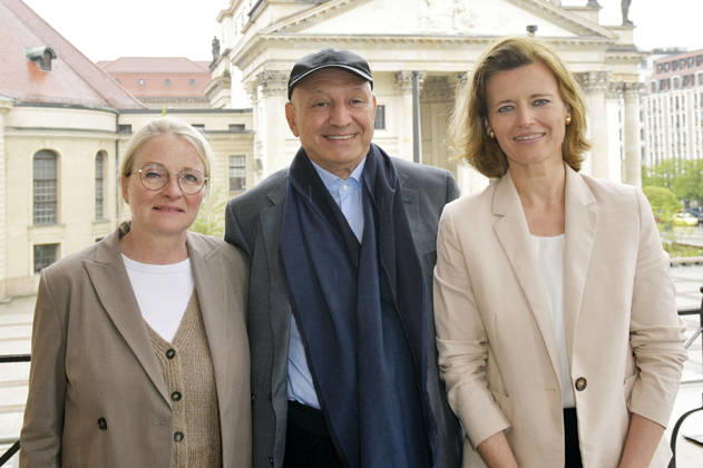 Sabine Schiller, Mario Hempel and Jacqueline Zich at the photo session for the Classic Open Air 2026 at Gendarmenmarkt Berlin, 20 04 2026 Foto:xM.xBehrensx xFuturexImagex classic_6403