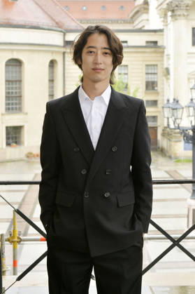 Hayato Sumino at the photo session for the Classic Open Air 2026 at Gendarmenmarkt Berlin, 20 04 2026 Foto:xM.xBehrensx xFuturexImagex classic_6414