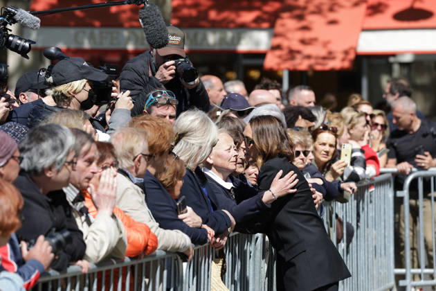 Laura Smet Exiting the funeral of Nathalie Baye at the Saint Sulpice church in Paris on April 24, 2026 Dominique Jacovides Coadic Guirec Bestimage Exiting the funeral of Nathalie Baye at the Saint Sulpice church in Paris on April 24, 2026 unknown  Copyright: xCOADIC-JACOVIDESx xBESTIMAGExCOADIC-JACOVIDESx xBESTIMAGEx