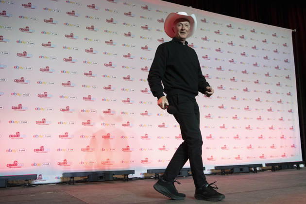 April 24, 2026, Calgary, Alberta, CANADA: Anthony Daniels speaks onstage during a panel at Calgary Expo 2026 at Stampede Park in Calgary, Alberta, Canada, April 2026. Calgary CANADA - ZUMAr123 20260424_zap_r123_002 Copyright: xBadenxRothx