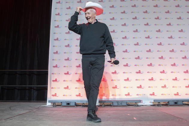 April 24, 2026, Calgary, Alberta, CANADA: Anthony Daniels speaks onstage during a panel at Calgary Expo 2026 at Stampede Park in Calgary, Alberta, Canada, April 2026. Calgary CANADA - ZUMAr123 20260424_zap_r123_006 Copyright: xBadenxRothx