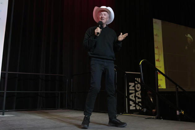 April 24, 2026, Calgary, Alberta, CANADA: Anthony Daniels speaks onstage during a panel at Calgary Expo 2026 at Stampede Park in Calgary, Alberta, Canada, April 2026. Calgary CANADA - ZUMAr123 20260424_zap_r123_011 Copyright: xBadenxRothx