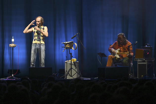 Olaf Schubert with his program Jetzt oder now live at the Swiss Life Hall Hannover, 24 04 2026 Foto:xR.xKeuntjex xFuturexImagex schubert_6402