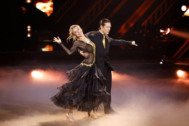 Singer Anna Carina Woitschack and dancer Evgeny Vinokurov at the seventh dance show of the 19th season of the RTL dance show Lets Dance at the Coloneum Cologne, 24 04 2026 NRW Germany Copyright: xChristophxHardtx