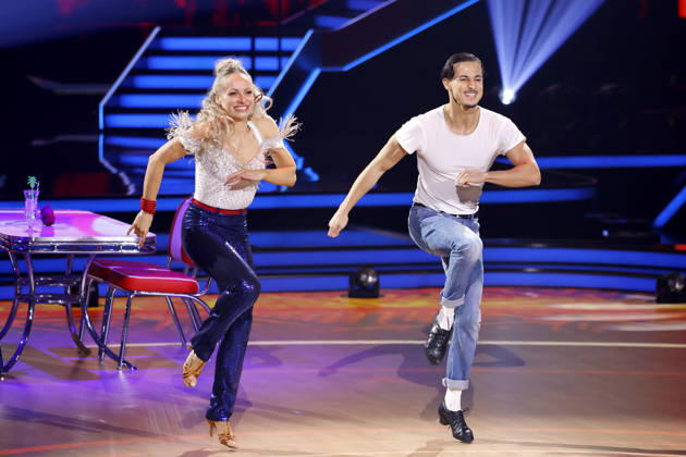 Singer Milano Milane Baybah and professional dancer Marta Arndt at the seventh dance show of the 19th season of the RTL dance show Lets Dance at the Coloneum Cologne, 24 04 2026 NRW Germany Copyright: xChristophxHardtx